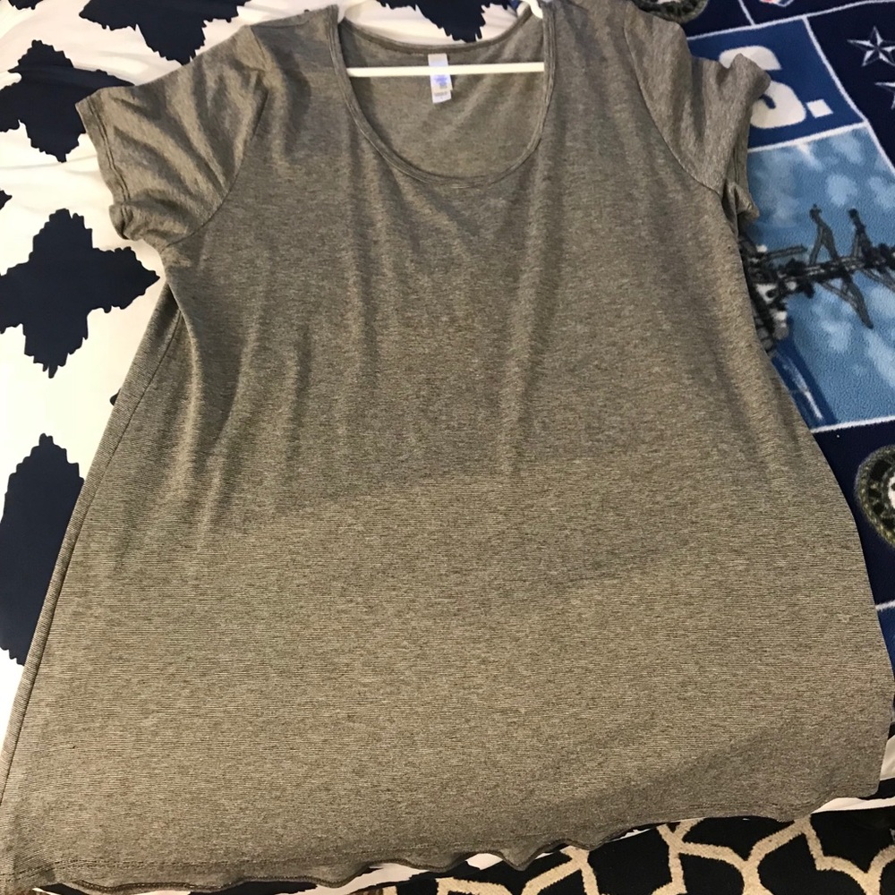 LULAROE classic T